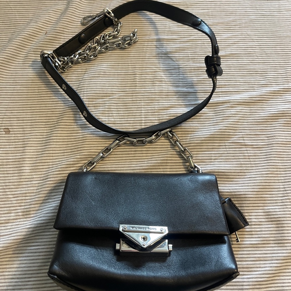 MICHEAL KORS NEW CROSSBODY